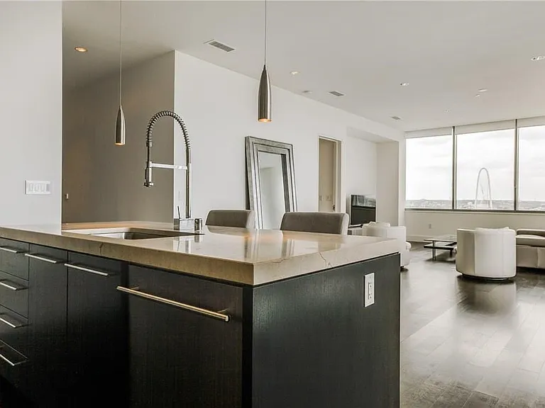 2200 Victory Ave #707 — Photo 13