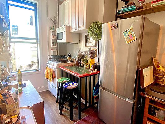3rd image of 215 E 4th St #17A