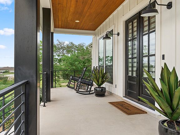 5th image of 305 Spicewood Trails Dr