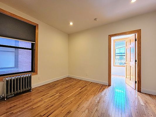 3rd image of 111 E 7th St #3V