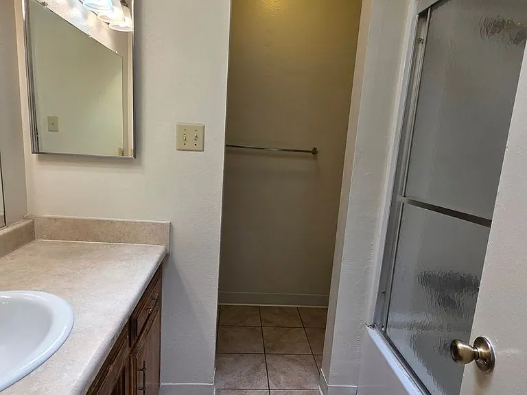 5909 Ming Ave #7-12 — Photo 12