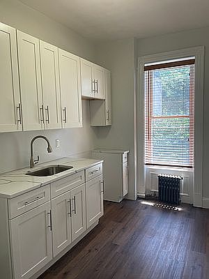 4th image of 870 Saint Johns Pl APT 2