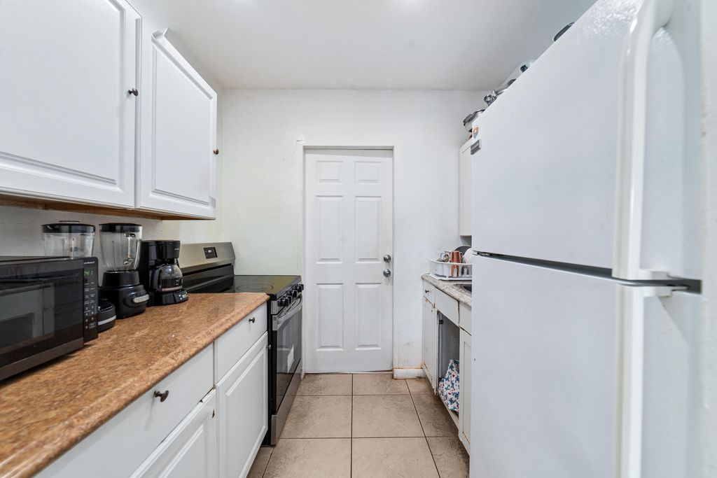 1787 NE 49th Street, photo 9