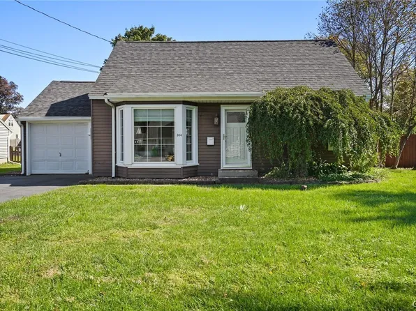 304 Hyland Dr, North Syracuse, NY 13212