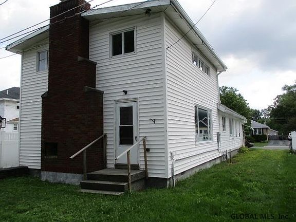 2nd image of 10 Lighthall Ave
