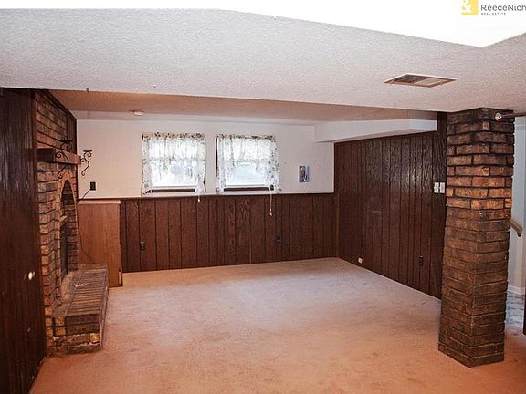 3rd image of 304 S Shrank Ave