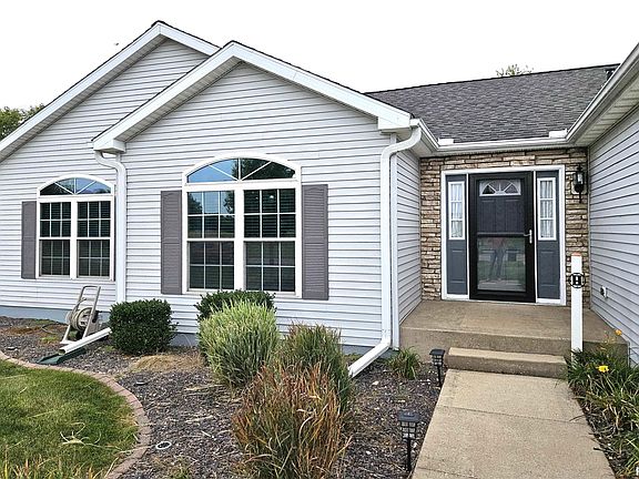 2nd image of 1074 Spoden Ln