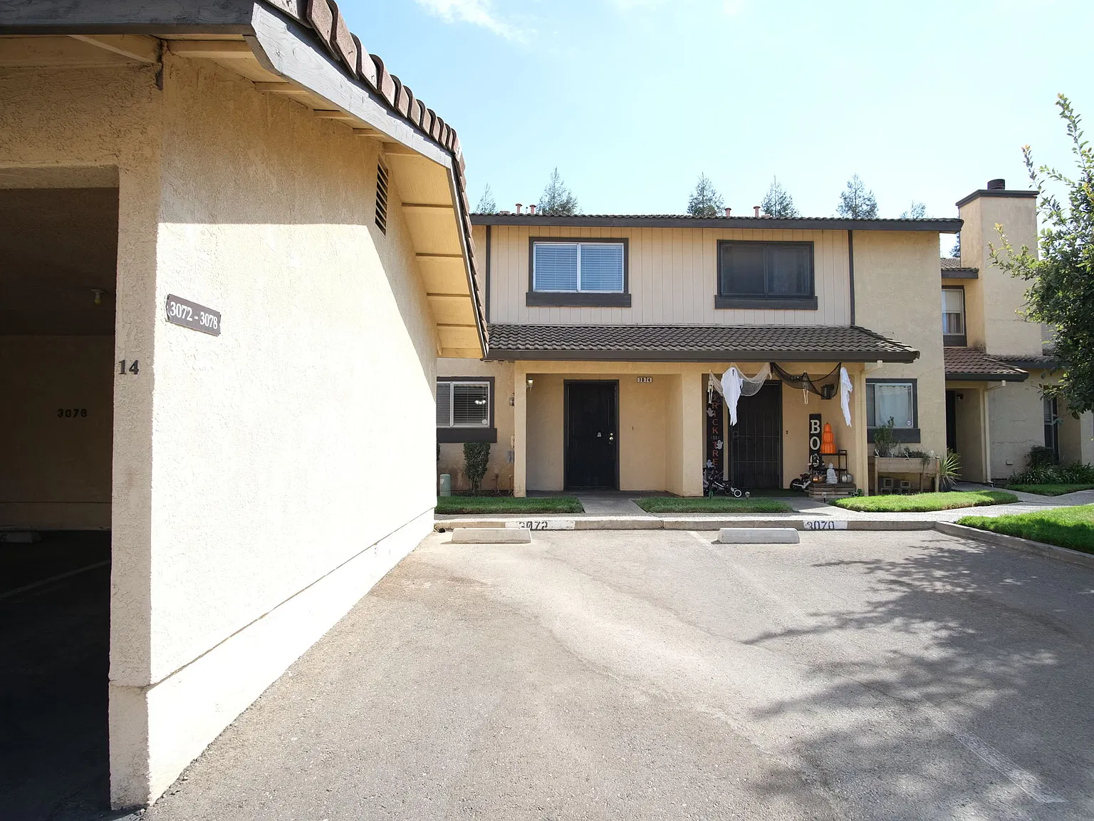2 bed, 2.5 bath, 1368 sqft, $1,850 — Photo 2