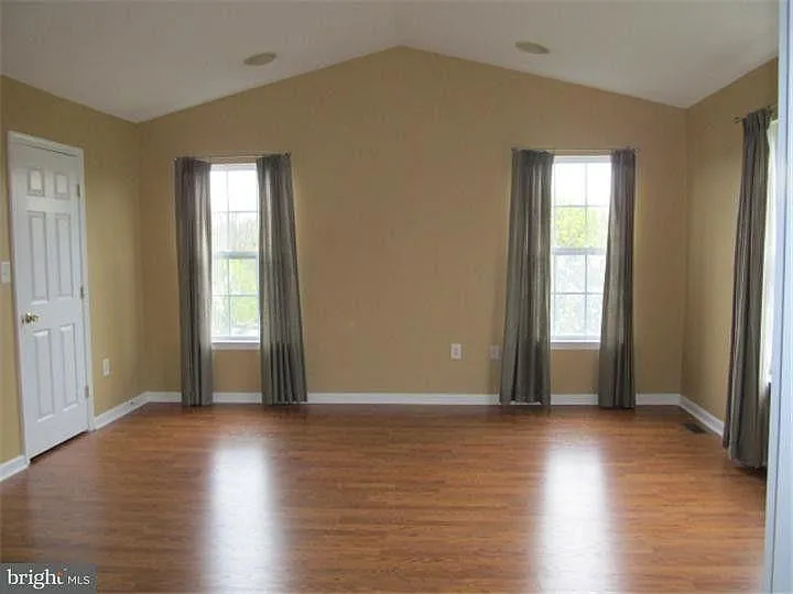 5 Jackson Ave — Photo 13