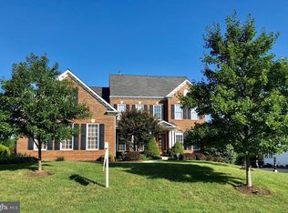 25699 Donerails Chase Dr, Chantilly, VA