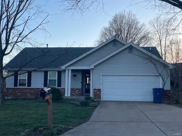 313 Whispering Woods Dr, Saint Peters, MO 63304