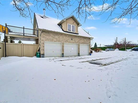 3rd image of 2500 Lookout Dr