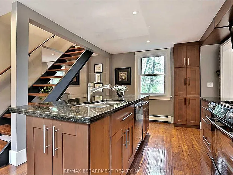 1276 Spring Gardens Rd — Photo 3