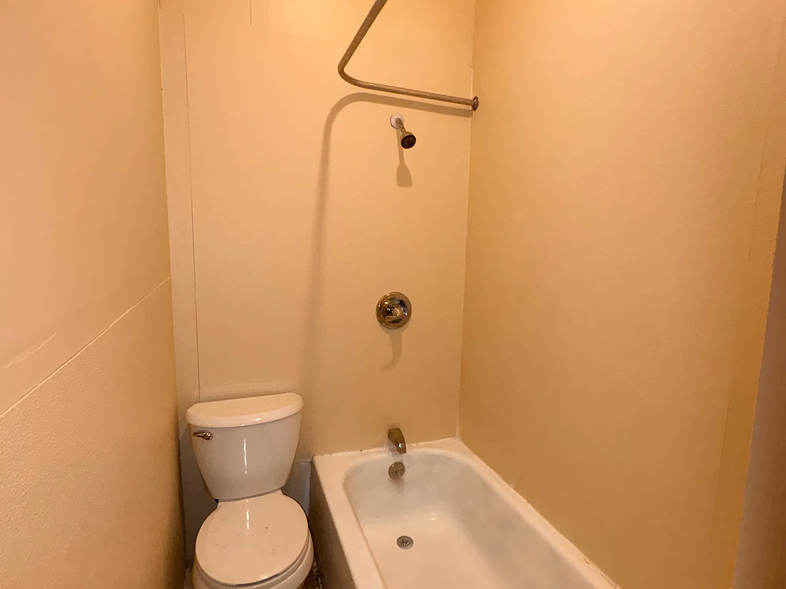 Studio, 800 sqft, $1,199 — Photo 2