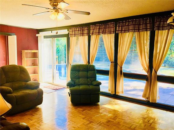 3rd image of 2020 Live Oak Dr