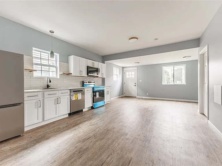 27 W Main St #1 — Photo 2