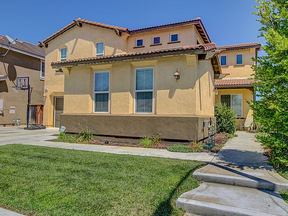 2nd image of 34134 Pamplona Ave