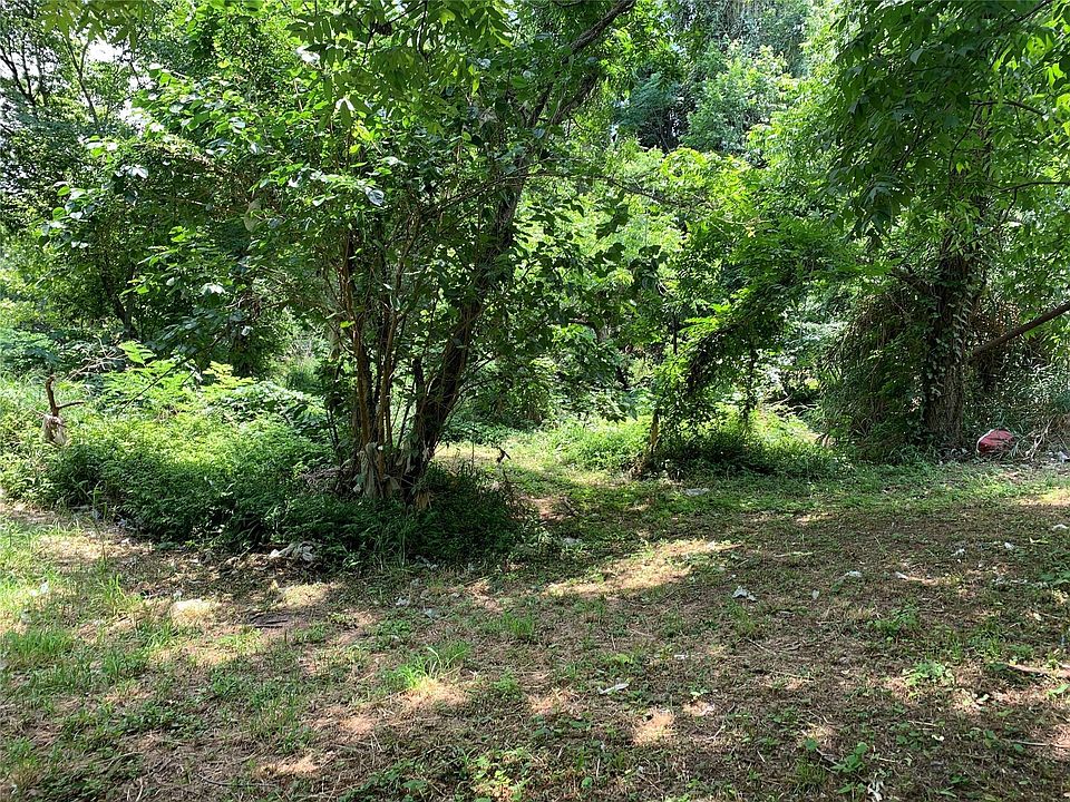 2nd image of 31110 Goldenrod Ln