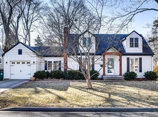 2815 W 49th Ter, Westwood, KS 66205