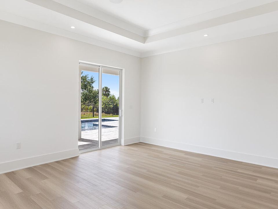 1st image of 963 W Polo Grounds Drive