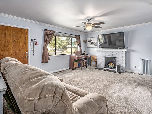 3rd image of 2528 N Upriver Ct