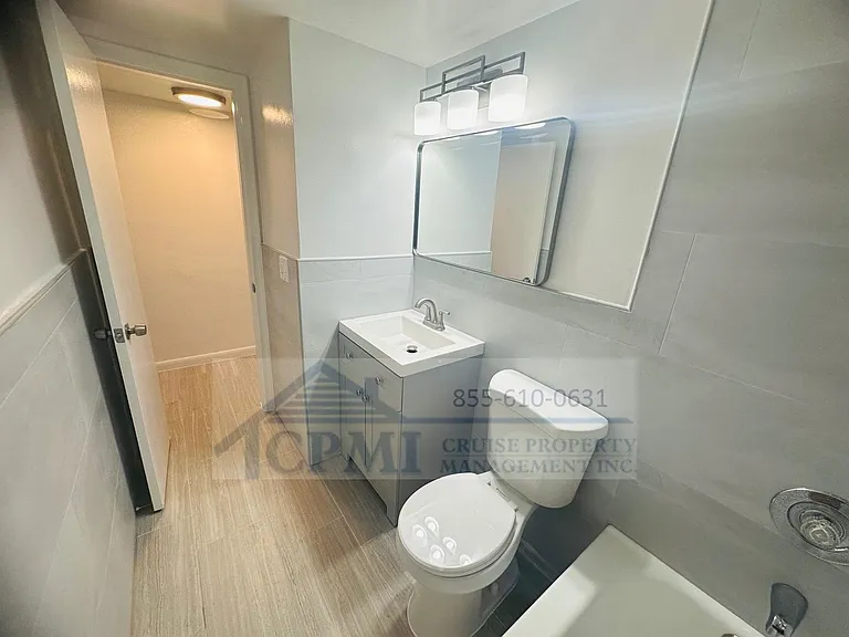 Ocean House - 360 Fiesta Ave Jupiter, FL 33469 — Photo 11