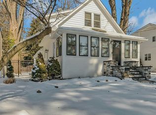 81 Madison St, Huntington, NY 11743