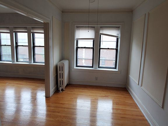 4th image of 1333 W Estes Ave #53
