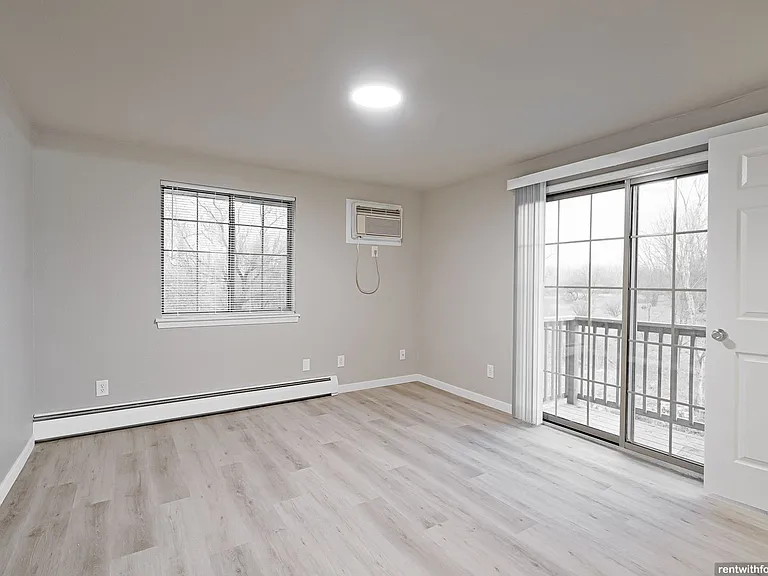 3809 E. River Dr. — Photo 8