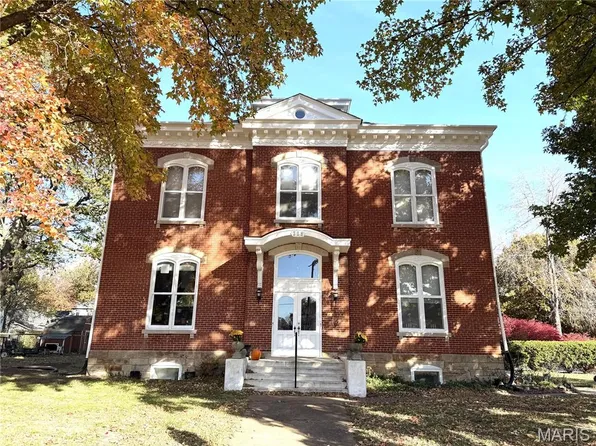 401 N Charles St, Belleville, IL 62220