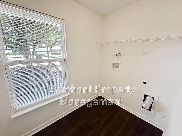 510 Riello Dr — Photo 14