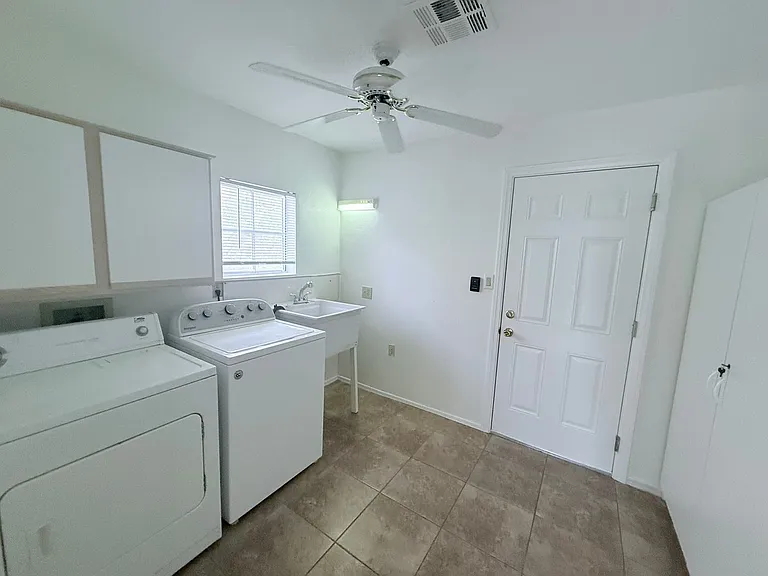 9709 Blue Bell Dr — Photo 19