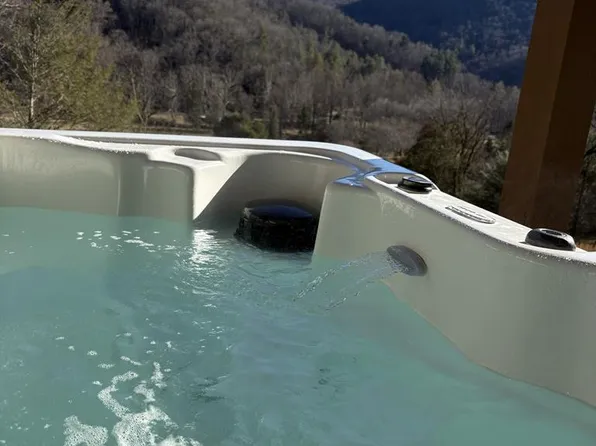 210 Triple Fork Rd, Cullowhee, NC 28723