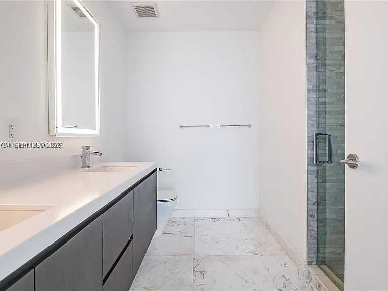 851 NE 1st Ave #2100 — Photo 28