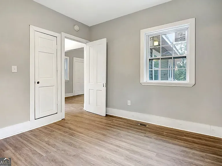 452 Forest Ave — Photo 6
