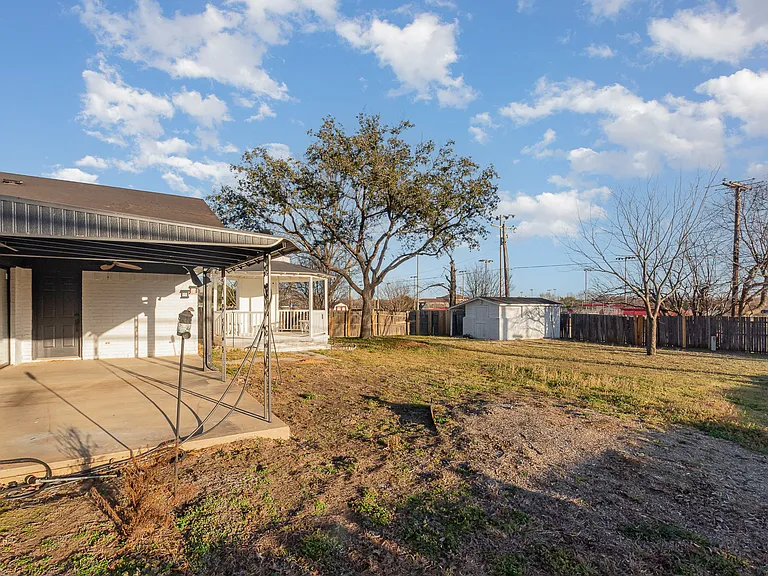 501 Field St — Photo 35