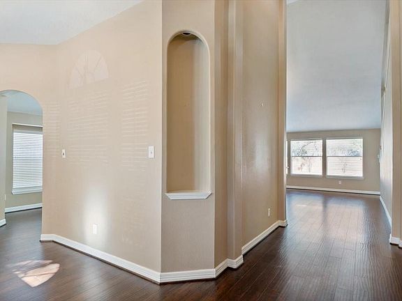 3rd image of 20518 Indian Grove Ln
