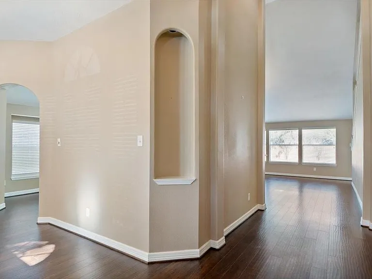 20518 Indian Grove Ln — Photo 3