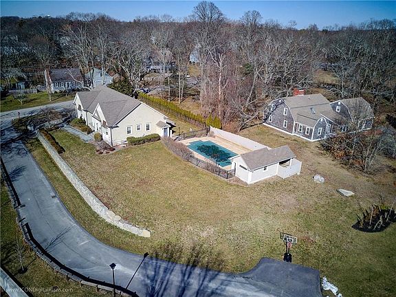 4th image of 84 Woodlawn Ave