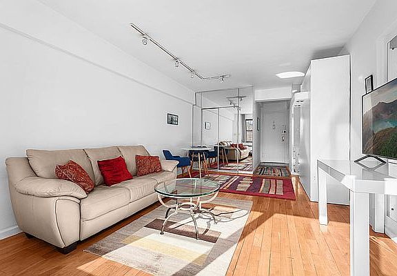 3rd image of 408 W 57th St APT 10O