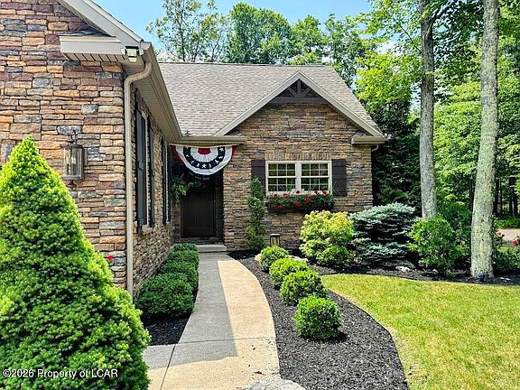 2nd image of 14 Winged Foot Dr
