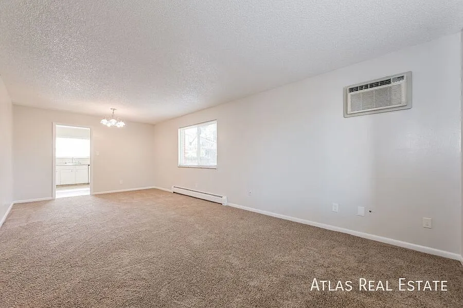 New Carpet And Paint! Bright & Updated In The Heart Of Littleton! — Photo 3