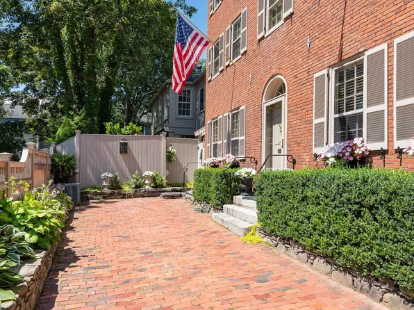 20 Atkinson Street, Portsmouth, NH 03801