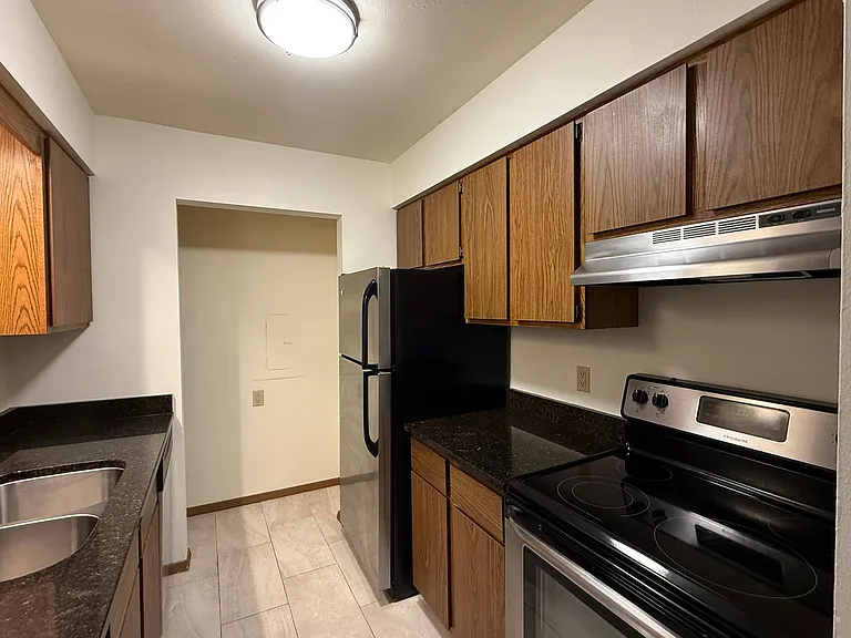 High Point Commons Apartments — Photo 24