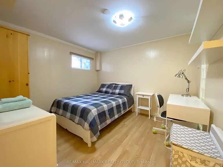 668 Morin St #B — Photo 21