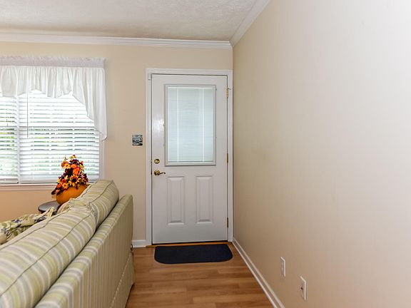 3rd image of 311 W Lambert Ln