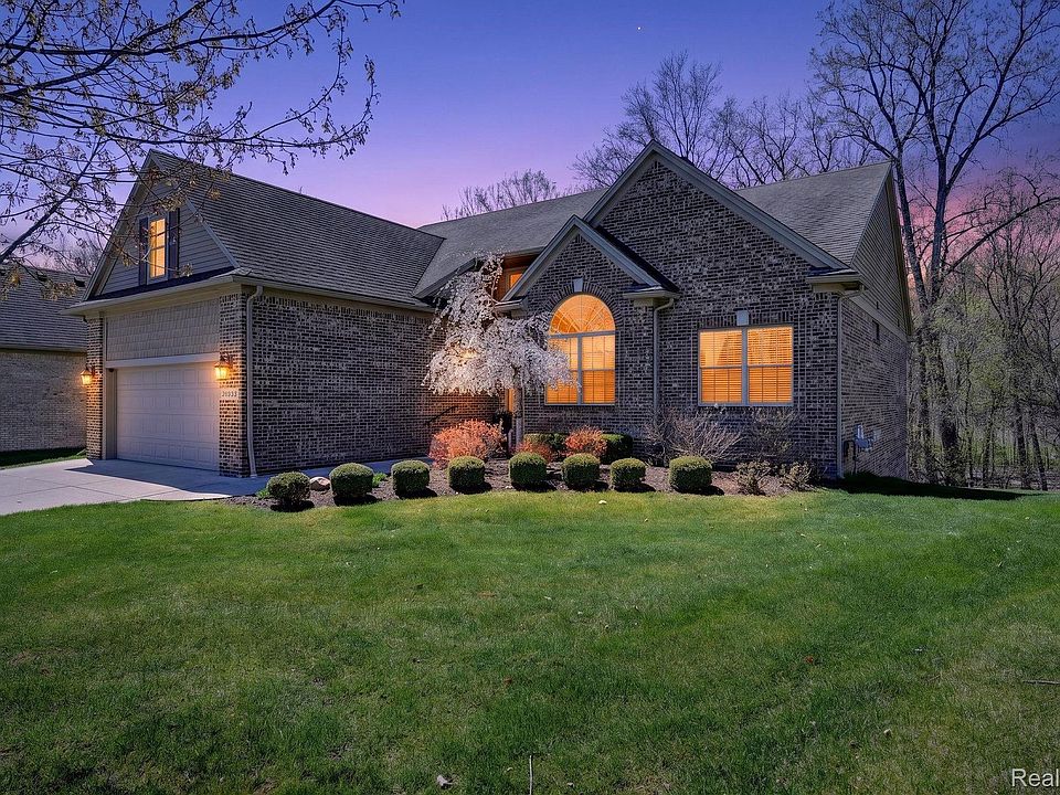 1st image of 36332 Fairway Dr