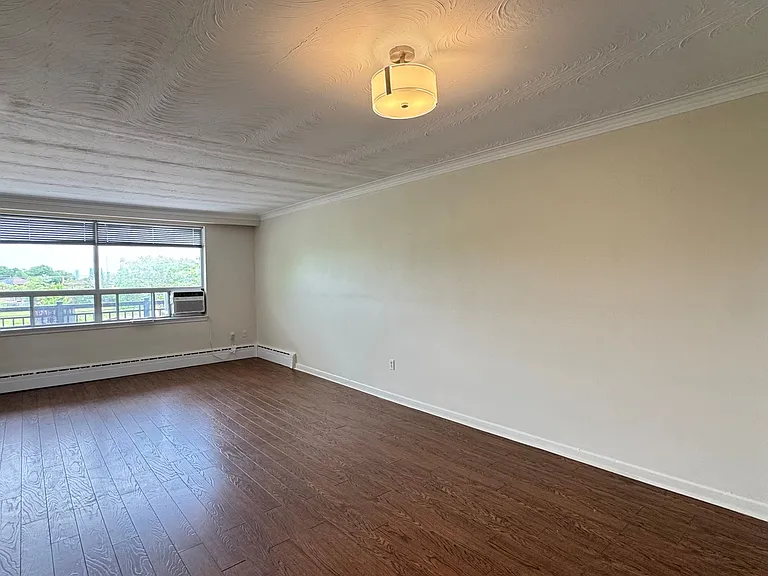242 Wilmington Ave #3 — Photo 4