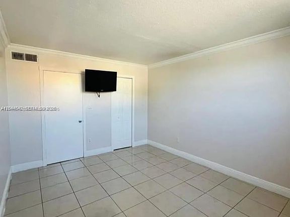 5th image of 606 W 81st St APT 224
