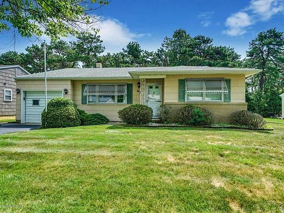 3rd image of 43 Brookfield Ct